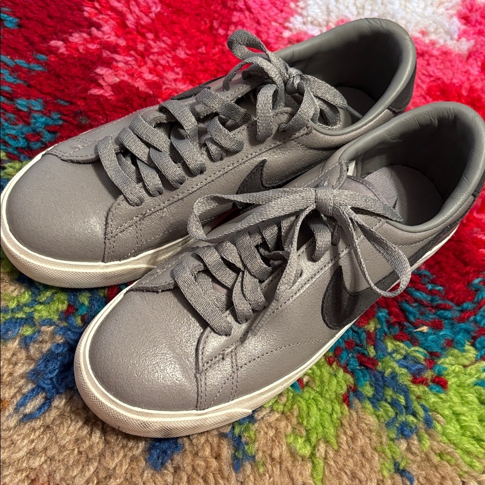 Nike Low Profile GT Sneakers